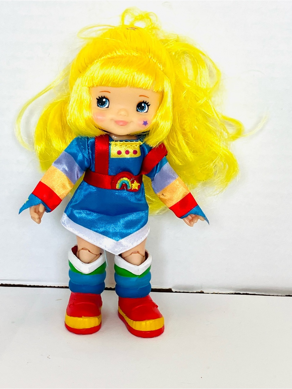 Rainbow Brite 5in Fashion Doll Small Mark sleeve Read Loyal Subjects